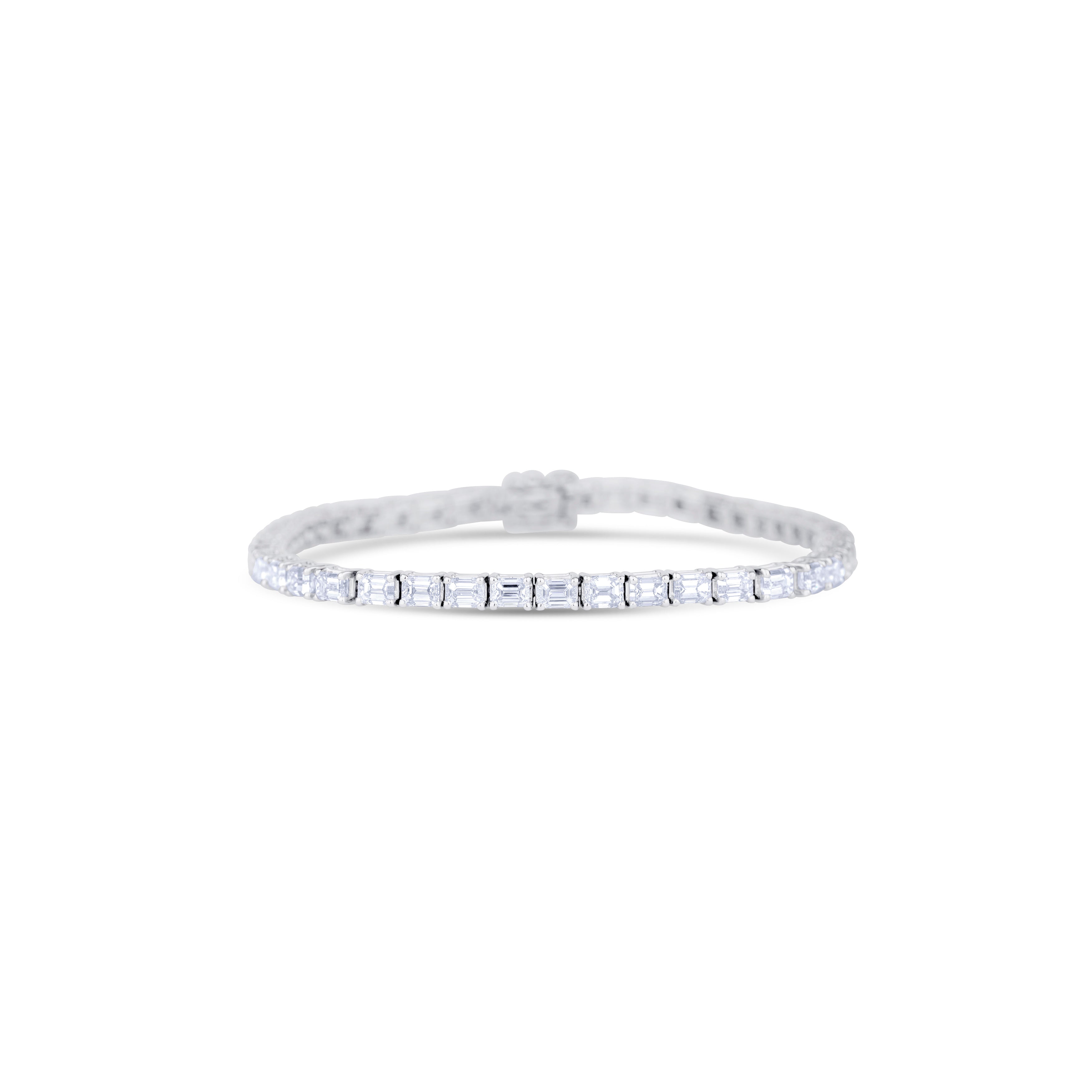 18K White Gold Emerald Cut Diamond Line Bracelet